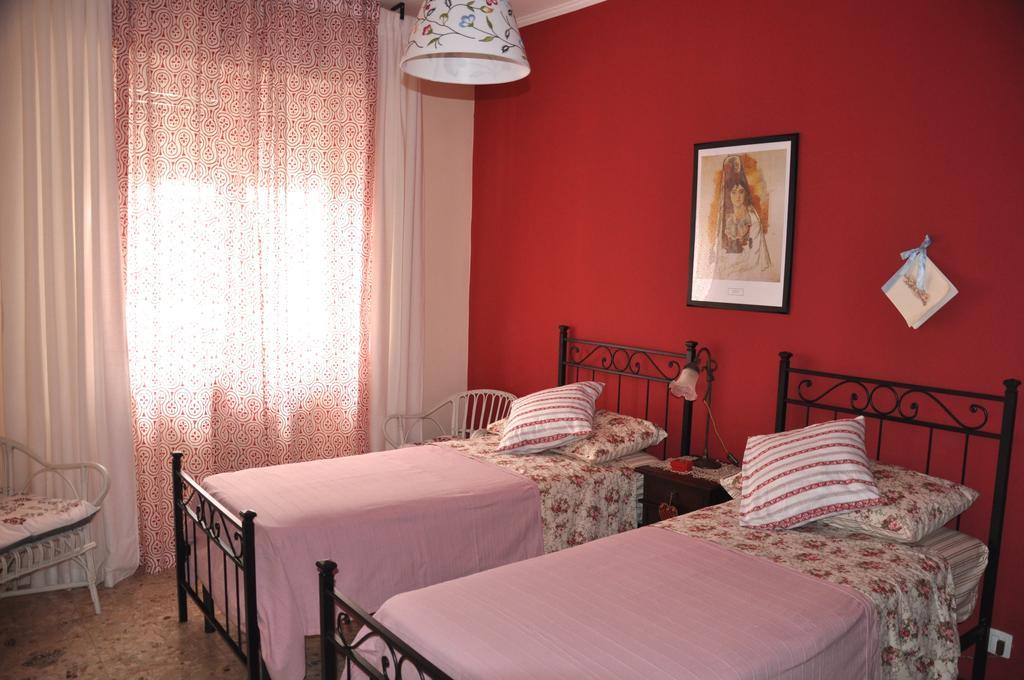 Apartment Montebello Parma Room photo